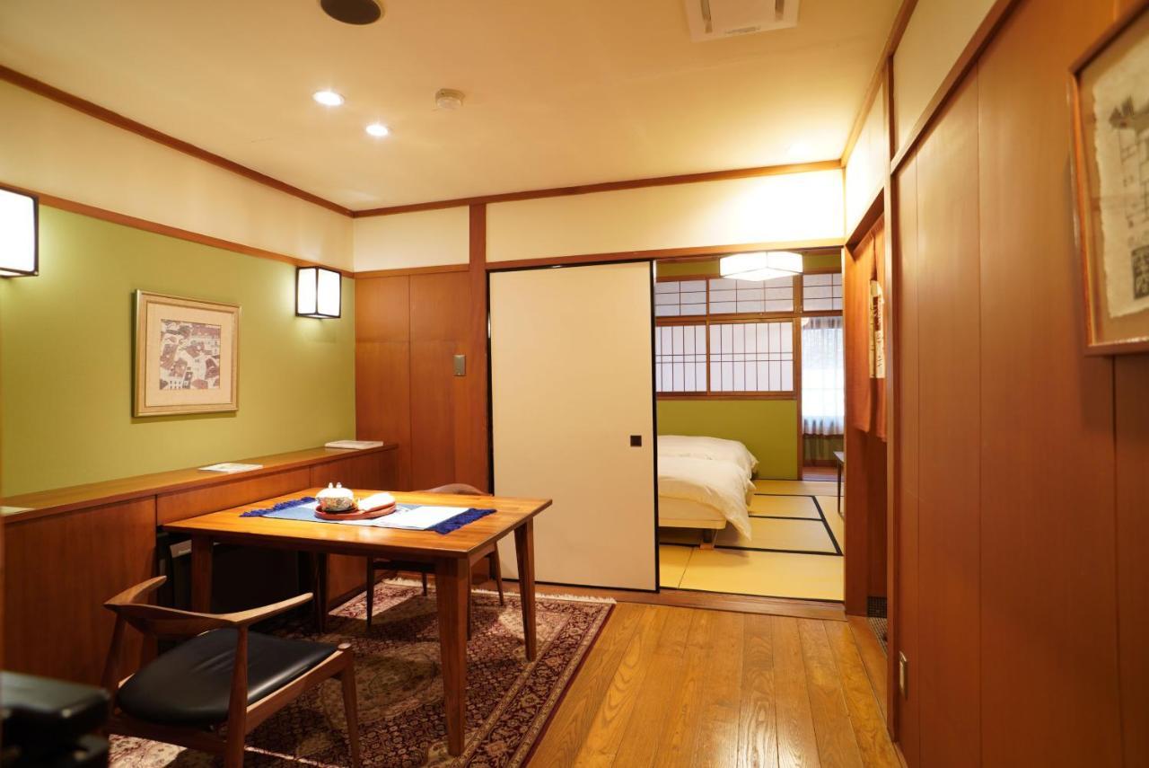 Arima Onsen Tocen Goshobo Hotel Kóbe Kültér fotó A room at a ryokan