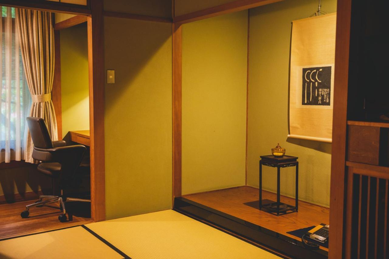 Arima Onsen Tocen Goshobo Hotel Kóbe Kültér fotó A tokonoma in a Japanese room