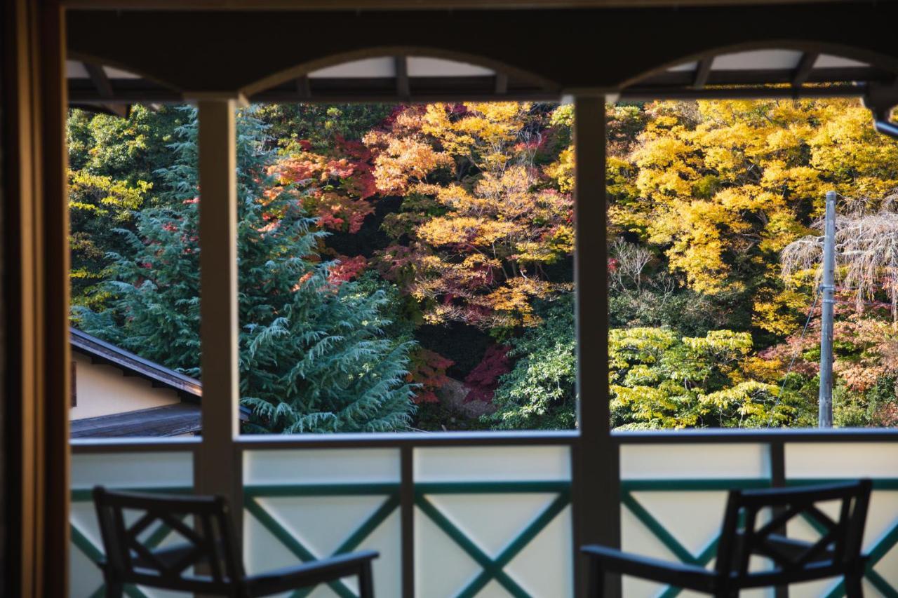 Arima Onsen Tocen Goshobo Hotel Kóbe Kültér fotó Autumn colours at the hotel