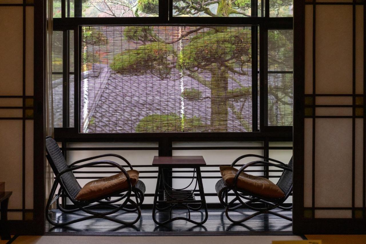 Arima Onsen Tocen Goshobo Hotel Kóbe Kültér fotó A shōji window